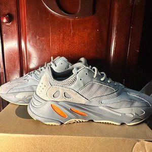 Yeezy Boost 700